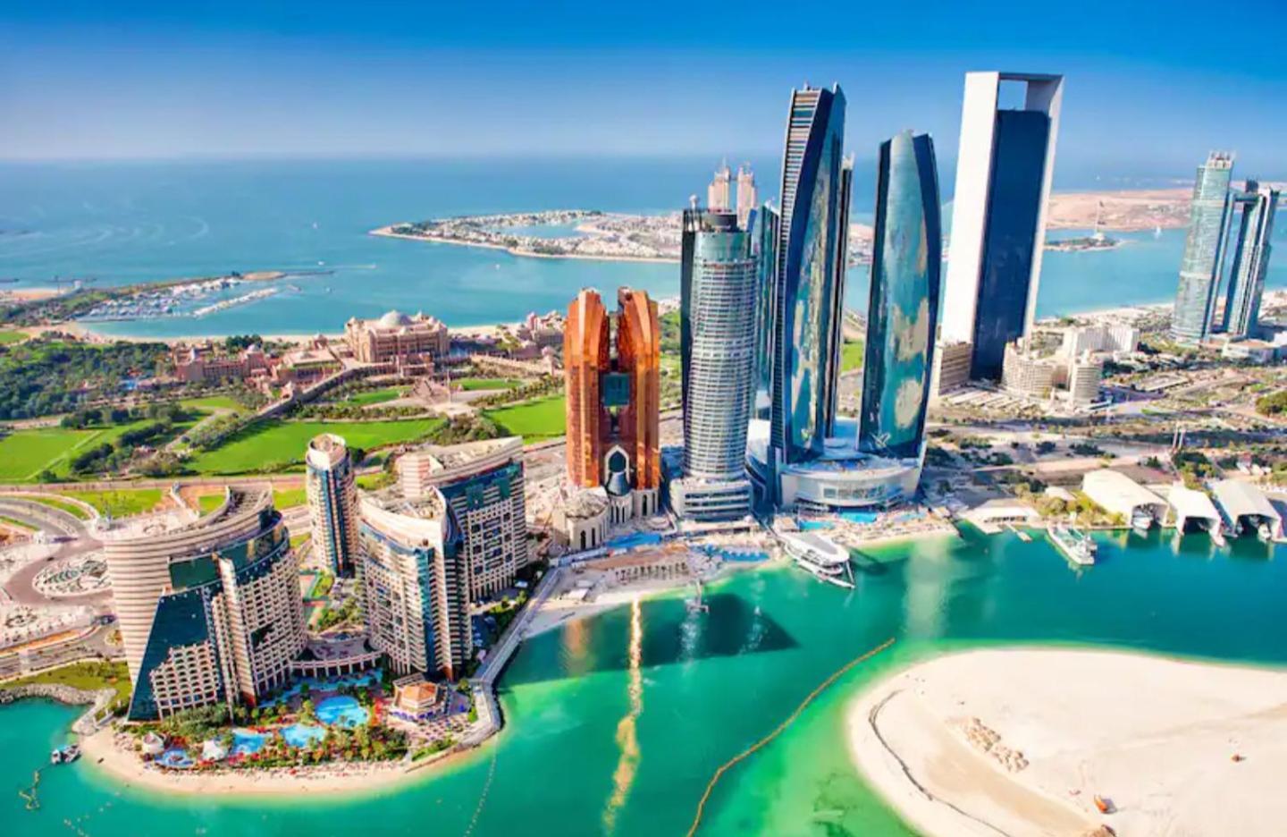 Cornich Street - Pearl Abu Dhabi