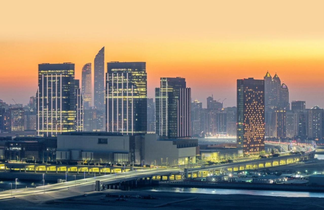 Cornich Street - Pearl Abu Dhabi
