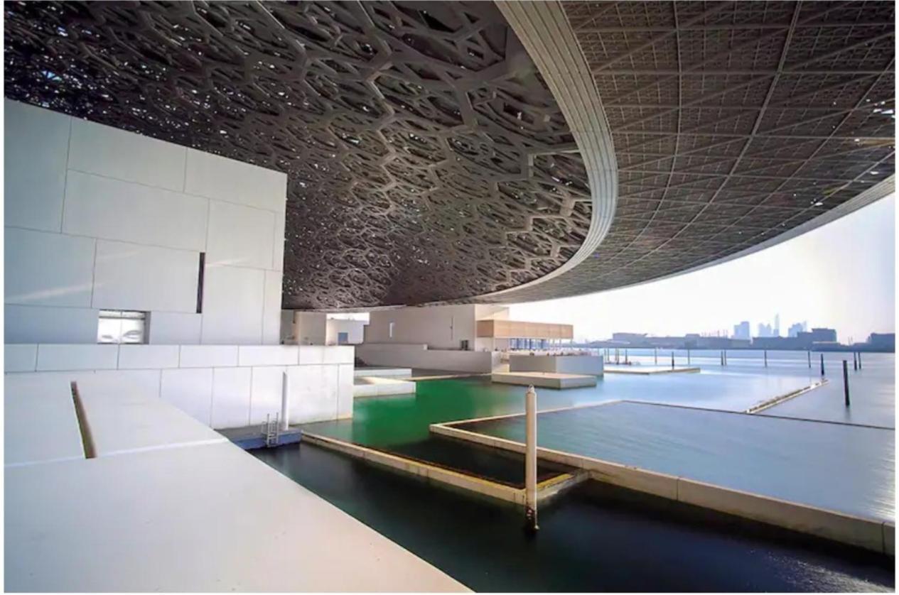 Cornich Street - Pearl * Abu Dhabi