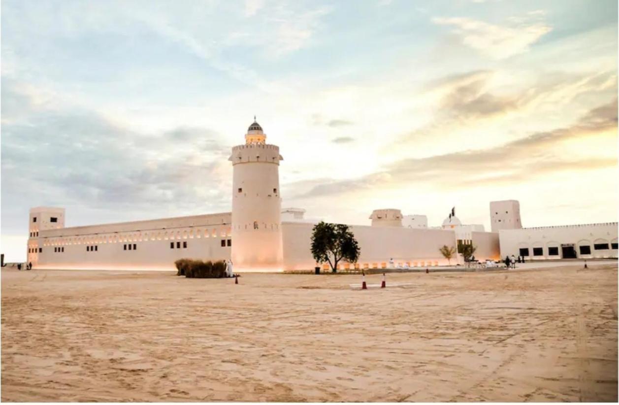 Cornich Street - Pearl * Abu Dhabi
